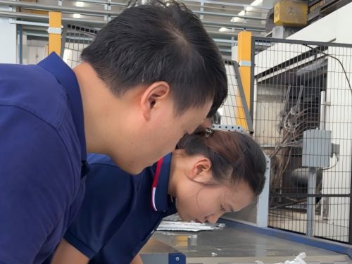 Derniers blogs de l'entreprise sur La chaleur étouffante ne peut pas freiner l'enthousiasme: les ambulanciers 