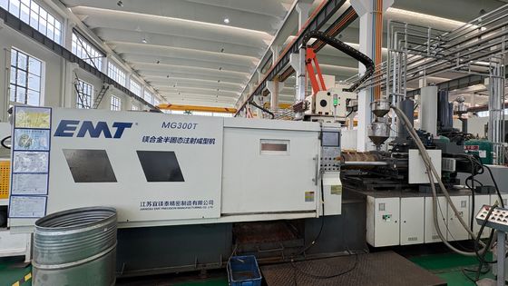 Un bon prix. PLC Control System Magnesium Alloy Die Casting Machine with 380V/50Hz Power and 550 KW Total Electric Capacity for Customized Production en ligne